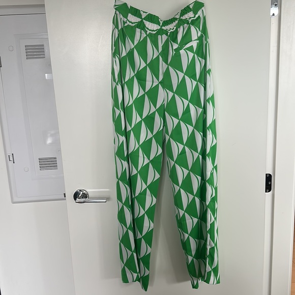 NWT Wide Leg Green Patterned Pants - Picture 3 of 6